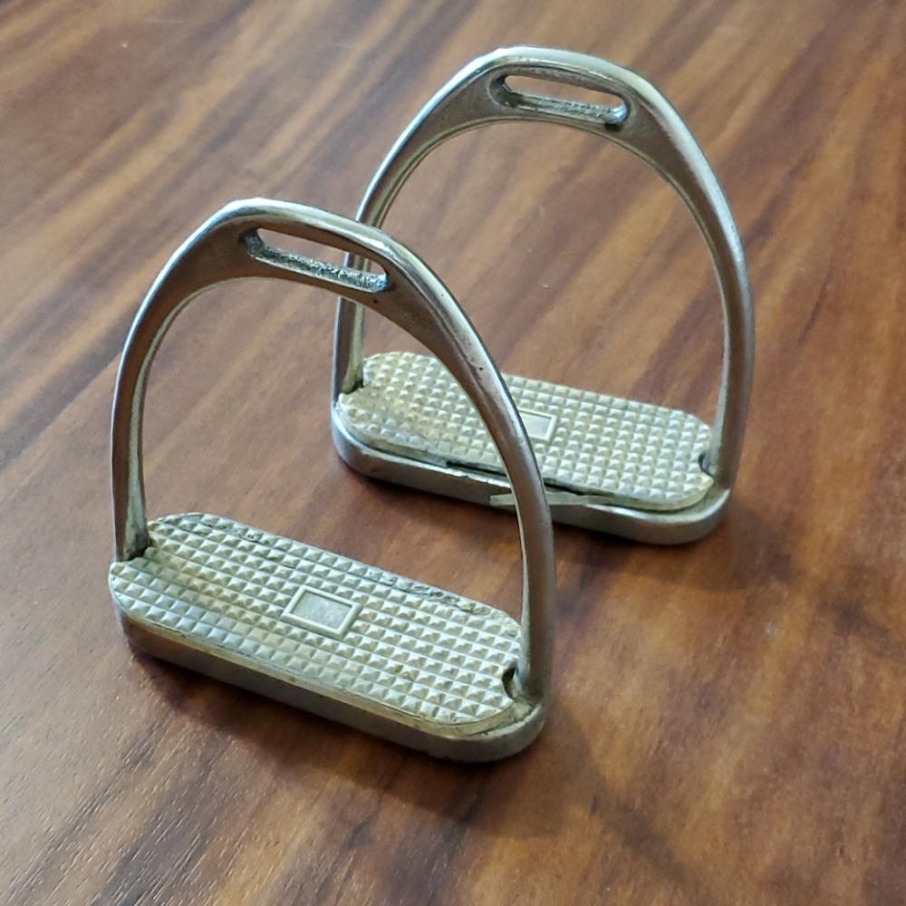 Stirrup irons